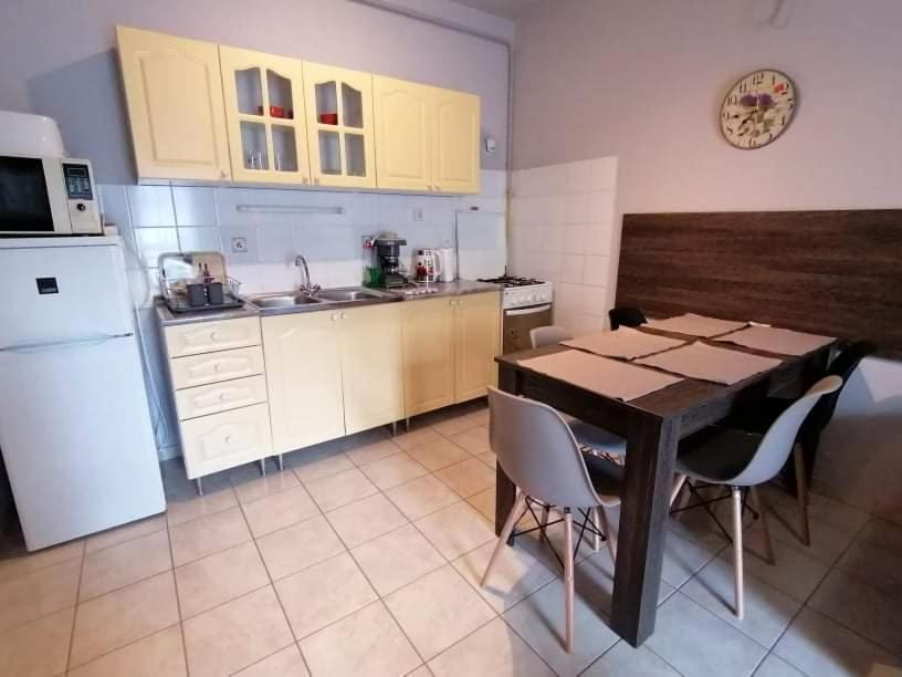 Zoeld Beka Apartmanok Koelcsey I Hajdúszoboszló Exteriör bild